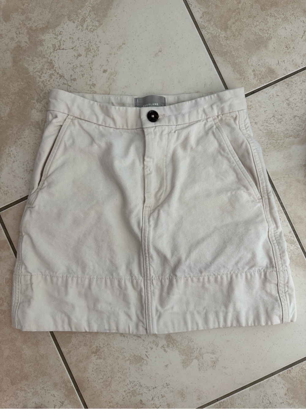 Everlane Off-White Mini Skirt with Front Pockets Quiet Luxury Size 0 Cotton